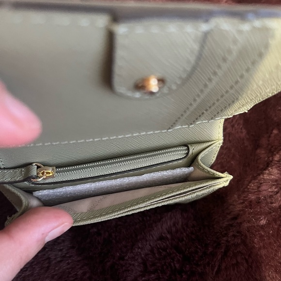 Michael kors wallet new - Picture 3 of 3